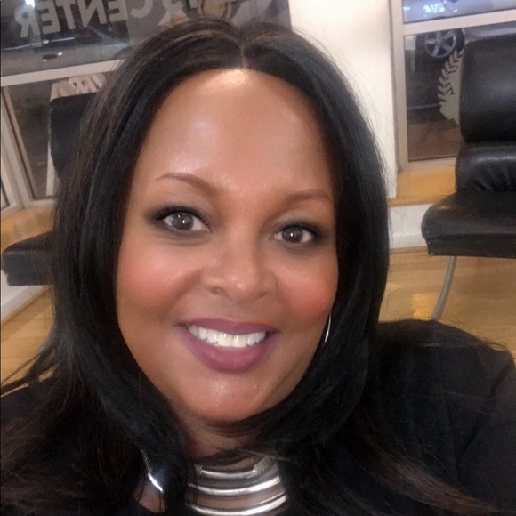 Meet your Posher, Tiffany - Picture 1 of 1